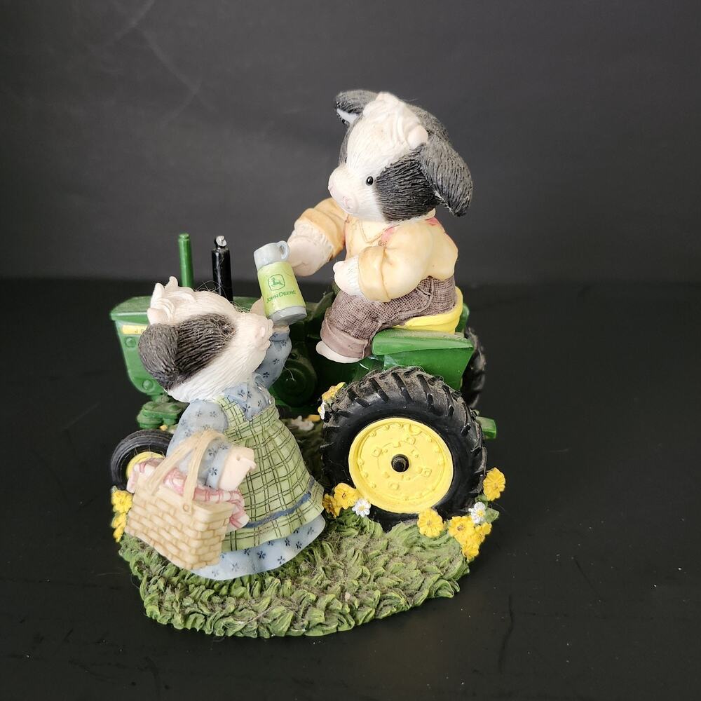 John Deere Mary's Moo Moos I Love To Take Care Of My Deere Figurine #107919 Y2K